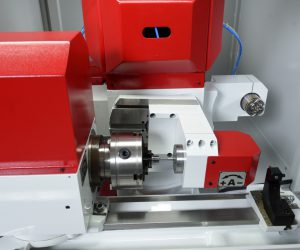 BBUN model is a machine for cutting from solid and external grinding of all thread types – metric, withwort, trapezoidal, saw-tooth, round, special, etc.